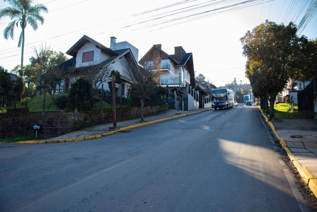 Casas a venda bairro FLORESTA em Gramado